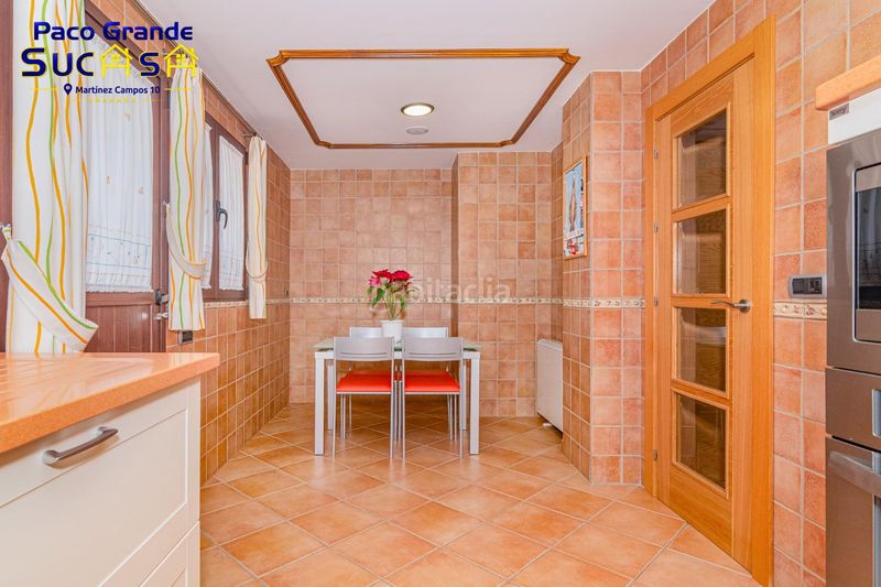 Foto 41351040-2e41-4560-96a0-1050921f9727. Casa adossada amb calefacció aparcament piscina a Zubia (La)