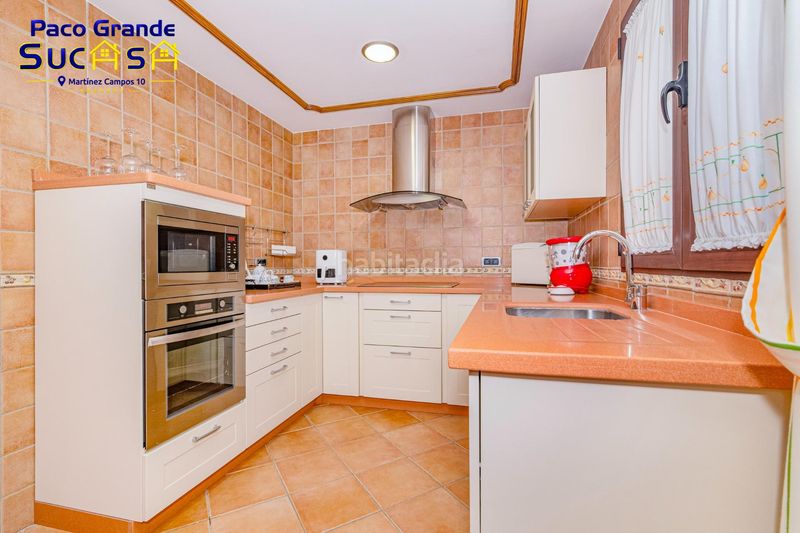 Foto a9807a61-c403-423a-ad0d-b1cce60fee07. Casa adossada amb calefacció aparcament piscina a Zubia (La)