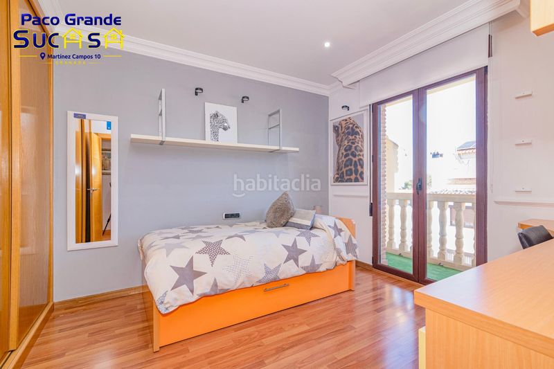 Foto bce252f2-1ffe-448b-85e1-d54d06535415. Casa adossada amb calefacció aparcament piscina a Zubia (La)
