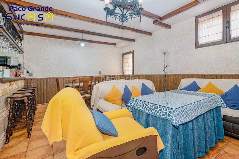Foto f7b852ac-062e-44e9-b39c-b9f41684a2e0. Casa adossada amb calefacció aparcament piscina a Zubia (La)
