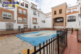 Casa adosada  Calle calle juan vázquez 5. Casa adosada en urbanización con piscina junto al ferial