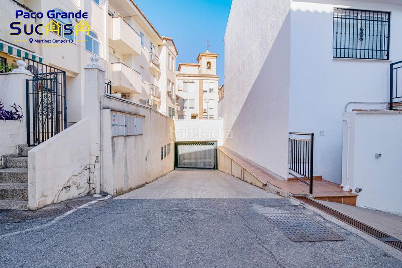 Foto bfe3541d-de37-4fd9-b1bc-8904e1f23583. Aparcament cotxe a calle calle campanario 13 a Cájar