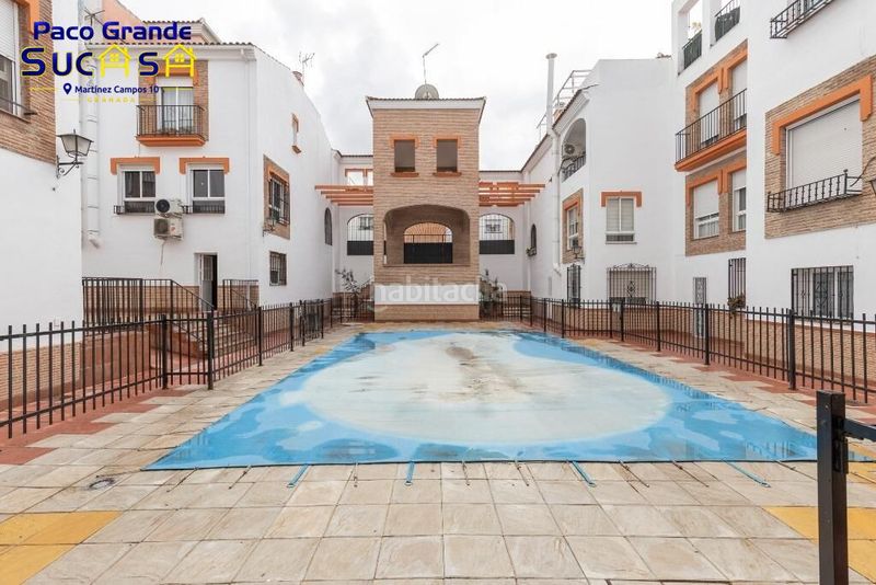 Foto 261f011d-272e-4a7f-94cd-0f43c92e1351. Casa adossada amb aparcament a Joaquina Eguaras Granada