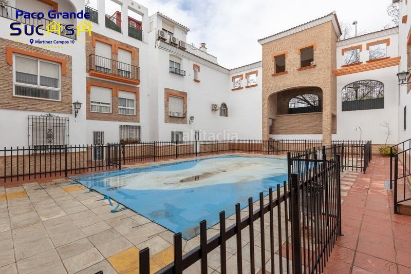 Foto 51e45e8d-9508-4d56-bf34-b0f59b2c1630. Casa adossada amb aparcament a Joaquina Eguaras Granada