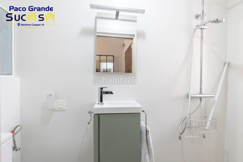 Foto b006c3c8-d445-4da6-8855-78e68fe4ce25. Casa adossada amb aparcament a Joaquina Eguaras Granada