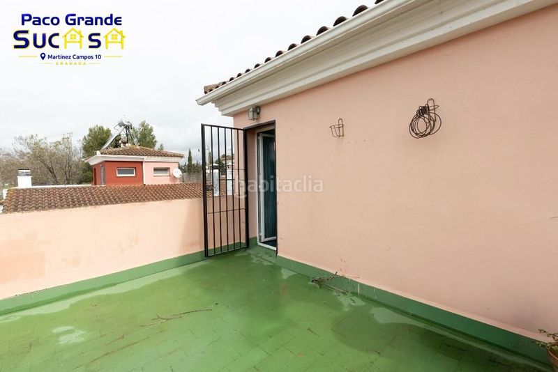Foto f0ca5bbe-d3cd-4e42-8ed6-1a891ecbf57e. Casa adossada amb aparcament a Joaquina Eguaras Granada