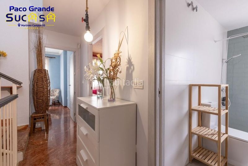 Foto f8d8db2a-d851-432a-a922-04c4d2916e92. Casa adossada amb aparcament a Joaquina Eguaras Granada