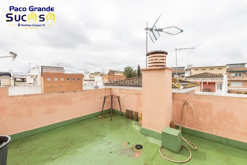Foto fc2a6fe8-1b58-483d-a4f8-3470641129ac. Casa adossada amb aparcament a Joaquina Eguaras Granada