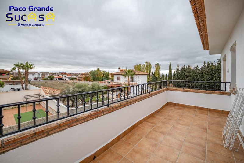 Foto c1215de8-9189-4545-839d-cc83a4036123. Chalet in ldo. sanson carrasco 10 in Villa de Otura