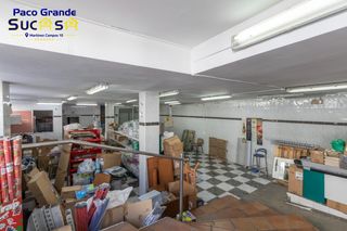 Business premise in Calle calle ganivet 48. Gran local comercial de 196 m2 en pleno centro de iznalloz!