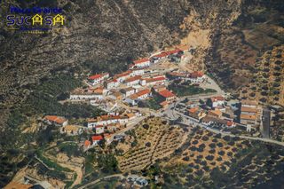 Casa in Yesares bajo ag olivares 17. Acogedora casa con parcela y vistas en moclín!