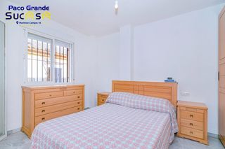 Casa adossada a Calle islas cabo verde (hi) 5. Magnífica casa adosada en híjar  amueblada, garaje para 3 coches