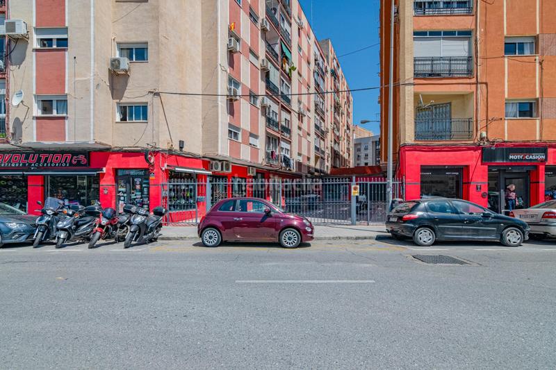 Foto f1dbd49f-1b01-43b4-a057-d665de9cd961. Piso  en zona hipercor en Camino de Ronda Granada