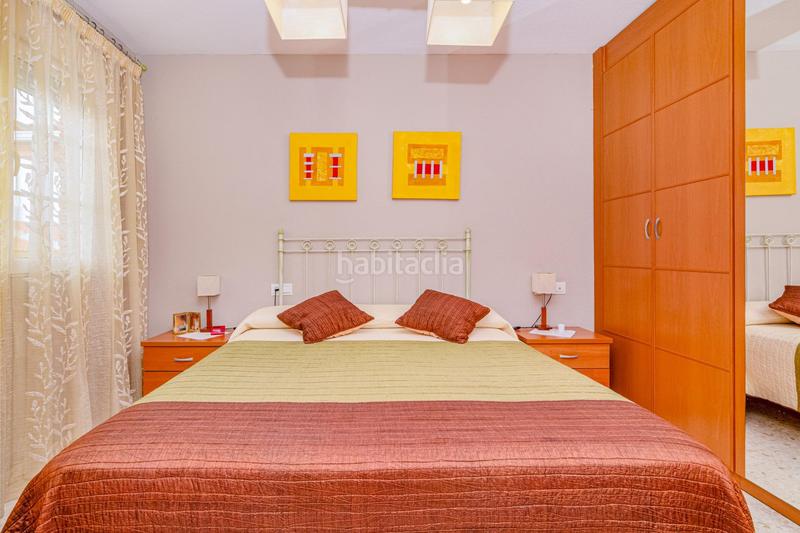 Foto ebc3089a-d4fc-4a41-8f08-de980dadfa17. Casa adossada a calle santa clara 8 a La Zubia Ciudad Zubia (La)