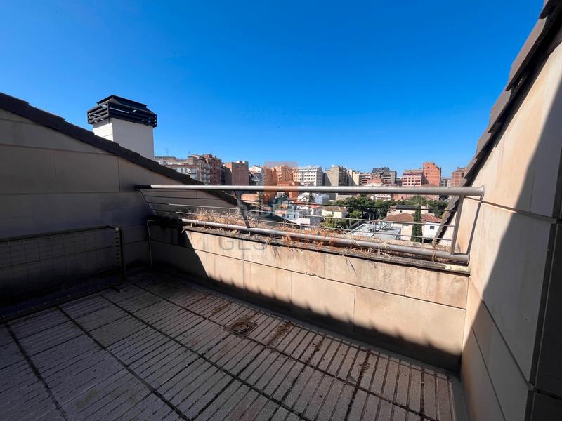 Foto 2d767096-f99c-4801-9b26-7334d8868411. Attico con riscaldamento piscina in Príncep de Viana-Clot-Xalets Humbert Torres Lleida
