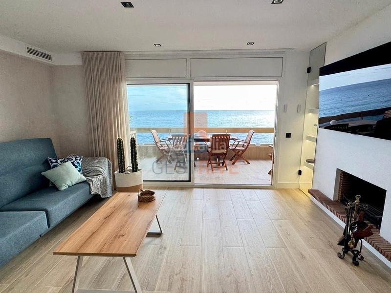 Foto 20b3933e-e064-4274-b93e-42c862c28067. Appartamento con camino riscaldamento parcheggio in Calafell