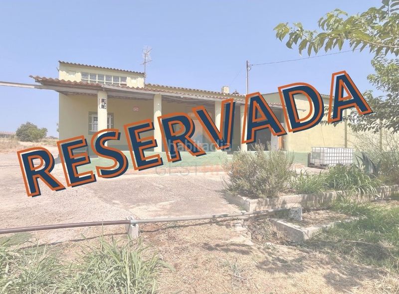 Foto b5acb830-4dc9-47b9-9462-21c48133f8f2. Casa amb xemeneia a Partides Rurals Lleida