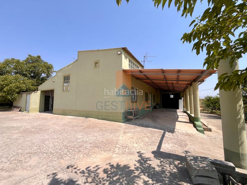 Foto fa035736-417c-4c12-875d-b99582cece64. Casa amb xemeneia a Partides Rurals Lleida