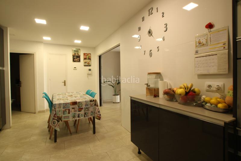 Foto c089bba5-496c-44b2-a80d-4e611ed947b6. Flat with fireplace heating parking in Havana Mataró