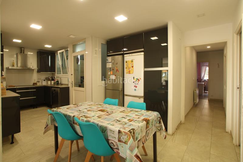 Foto d93fcb88-f4ae-4857-84de-595d70857d80. Flat with fireplace heating parking in Havana Mataró