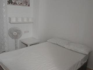 Rent Studio  Carrer de la blanqueria. Piso en blanquerias semiamueblado