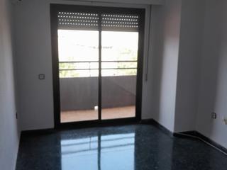 Rent Flat in Carrer de bèlgica 9. Vivienda en calle belgica vacio con electrodomesticos con vistas