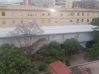 Rent Flat  Carrer de la vall de laguar. Piso vacio en zona les tendetes y avenida burjassot interior