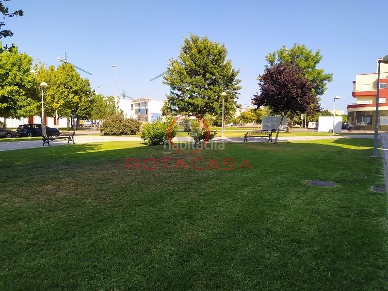 Foto b51ab588-bef4-4b92-ab51-38a410339466. Rent business premise in Zona Carrefour Rota