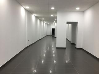 Rent Flat in Centro. Magnifico local comercial a pie de calle en el centro de huelva