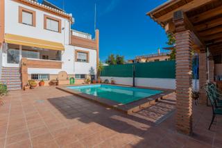 Casa aparellada a Pulianas