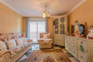 Casa aparellada a Peligros. Casa en venta en peligros