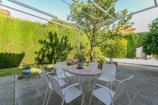 Casa bifamiliare in Ogíjares. Casa en venta en ogijares