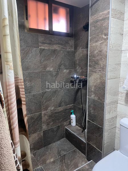 Foto 0acde45d-620e-405a-bdb4-cb3082856e04. Casa adossada a Peligros