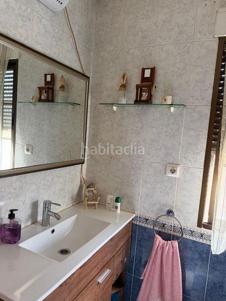 Foto 196bbaf2-0696-49f3-8516-83a2ddf40616. Casa adossada a Peligros