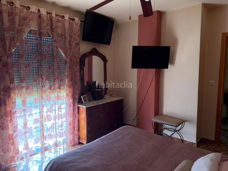 Foto 4a5b343a-777b-4384-ab1e-15c3a763f8d2. Casa adossada a Peligros