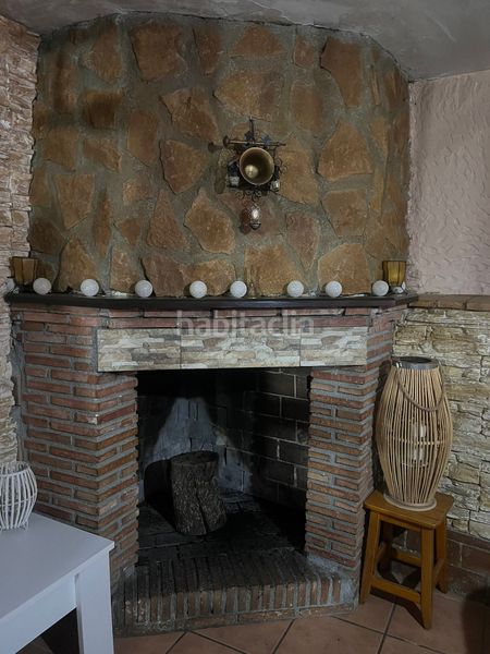 Foto 8f286923-30f4-49e7-bef5-c45478f48786. Casa adossada a Peligros