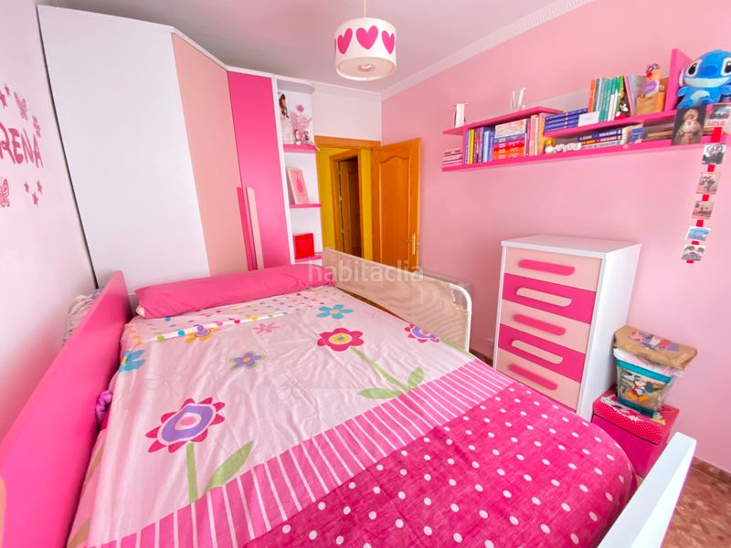 Foto b6289dd9-189b-41fb-b116-43d966858ab6. Casa adossada amb xemeneia calefacció aparcament a Peligros