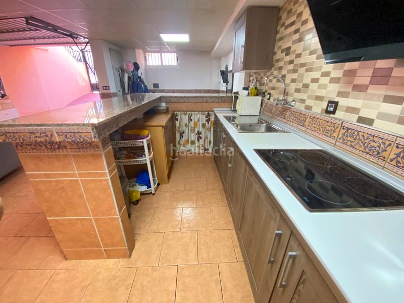 Foto fe82b0bb-7397-4b03-9b1f-ae1c2816930d. Casa adossada amb xemeneia calefacció aparcament a Peligros