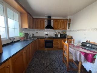 Casa adossada a Peligros. Casa en venta en peligros