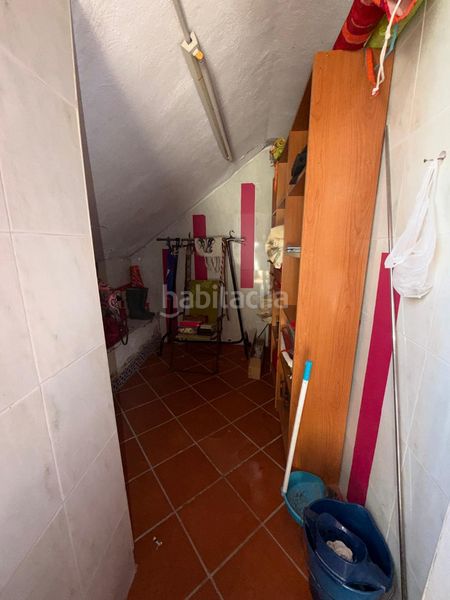 Foto b806b377-4d56-42f0-9810-9a86dd4d8f98. Casa adossada amb xemeneia aparcament a Peligros