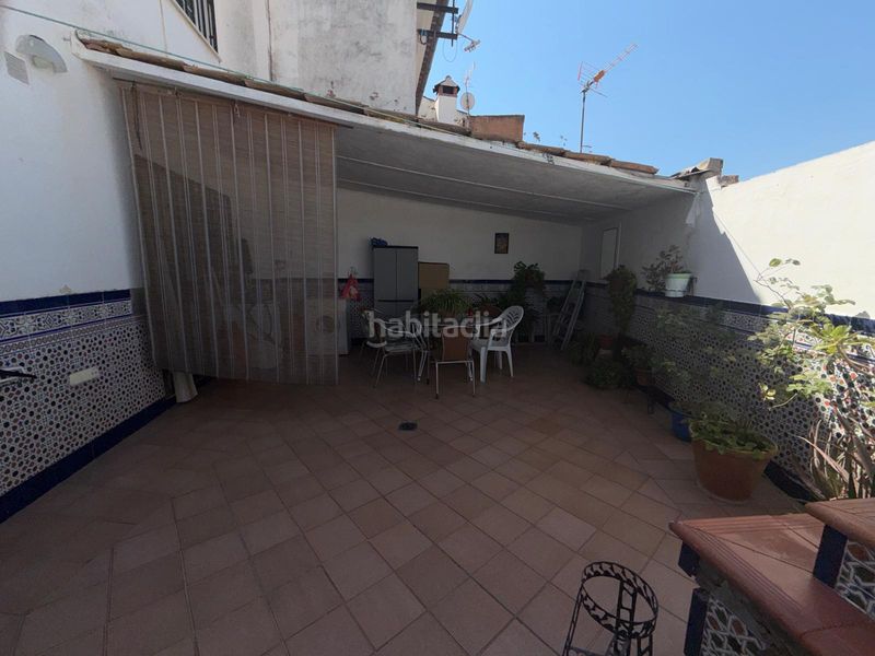 Foto c1a67645-2fd0-4703-8937-84a15582aa8e. Casa adossada amb xemeneia aparcament a Peligros