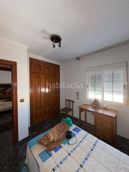 Foto d988a1ad-b29d-40a3-b3d0-11346c5f463b. Casa adossada amb xemeneia aparcament a Peligros