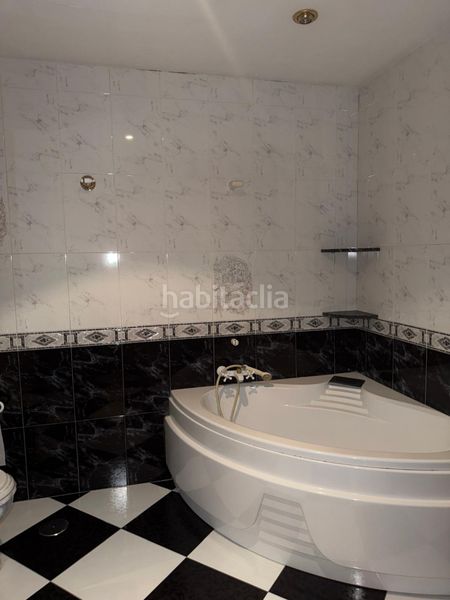 Foto e269598d-323b-4cd3-bac8-ad42d1be89a4. Casa adossada amb xemeneia aparcament a Peligros