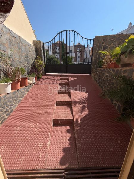 Foto e8919157-7c32-4baf-86b9-bee95465019e. Casa adossada amb xemeneia aparcament a Peligros