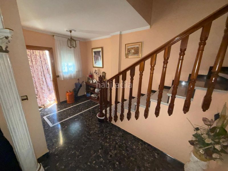 Foto e8bdfed4-6ad3-478e-93d3-e971dec3e44c. Casa adossada amb xemeneia aparcament a Peligros