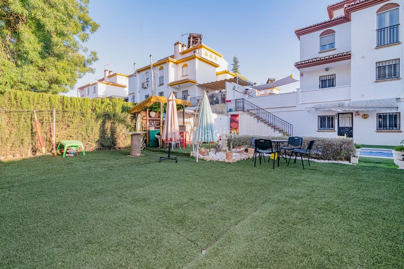 Foto e485b513-3b82-45fe-a89a-cbfb72dc7db9. Casa aparellada amb xemeneia calefacció aparcament piscina a Peligros