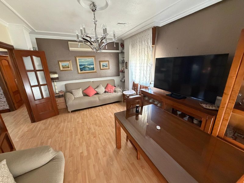 Foto 4d6d3f07-6aa0-4faa-9c26-282a64b54d95. Duplex in Peligros