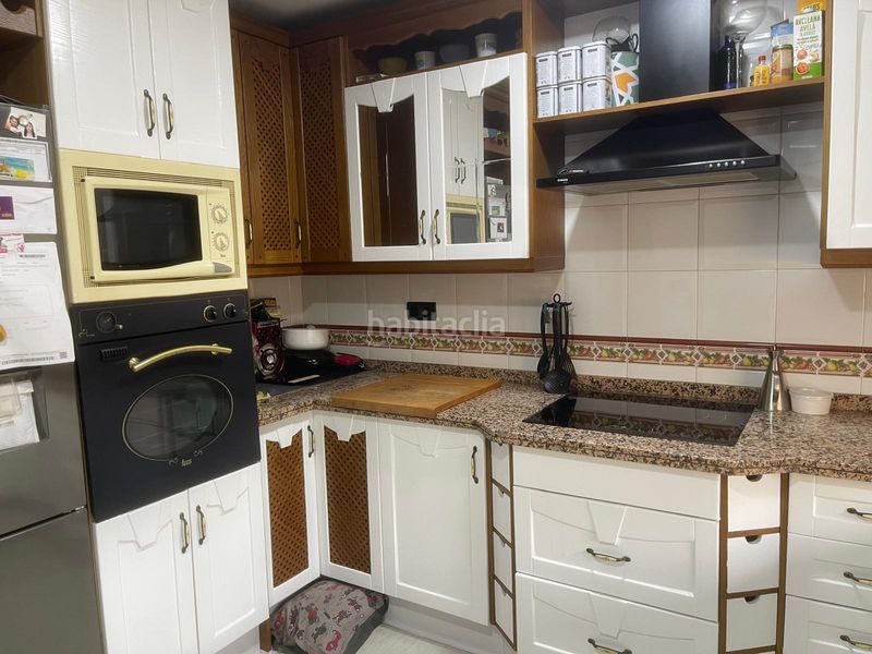 Foto c89c6c03-1299-4bd2-b911-d73d696e568b. Casa adossada amb aparcament a Alfacar