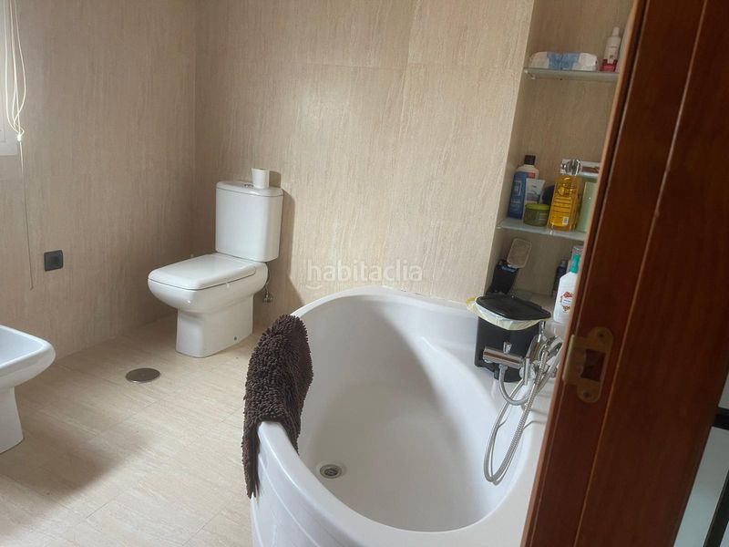 Foto f740354d-d99f-4756-90ab-9101657cebde. Casa adossada amb aparcament a Alfacar