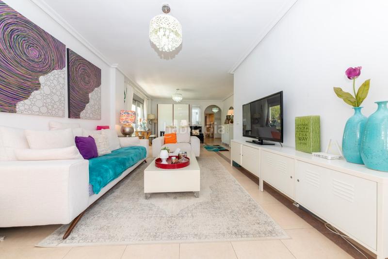 Foto 602b2bdf-739b-42e0-a741-45a54e90209e. Appartement mit parking pool in Nueva Andalucía centro Marbella